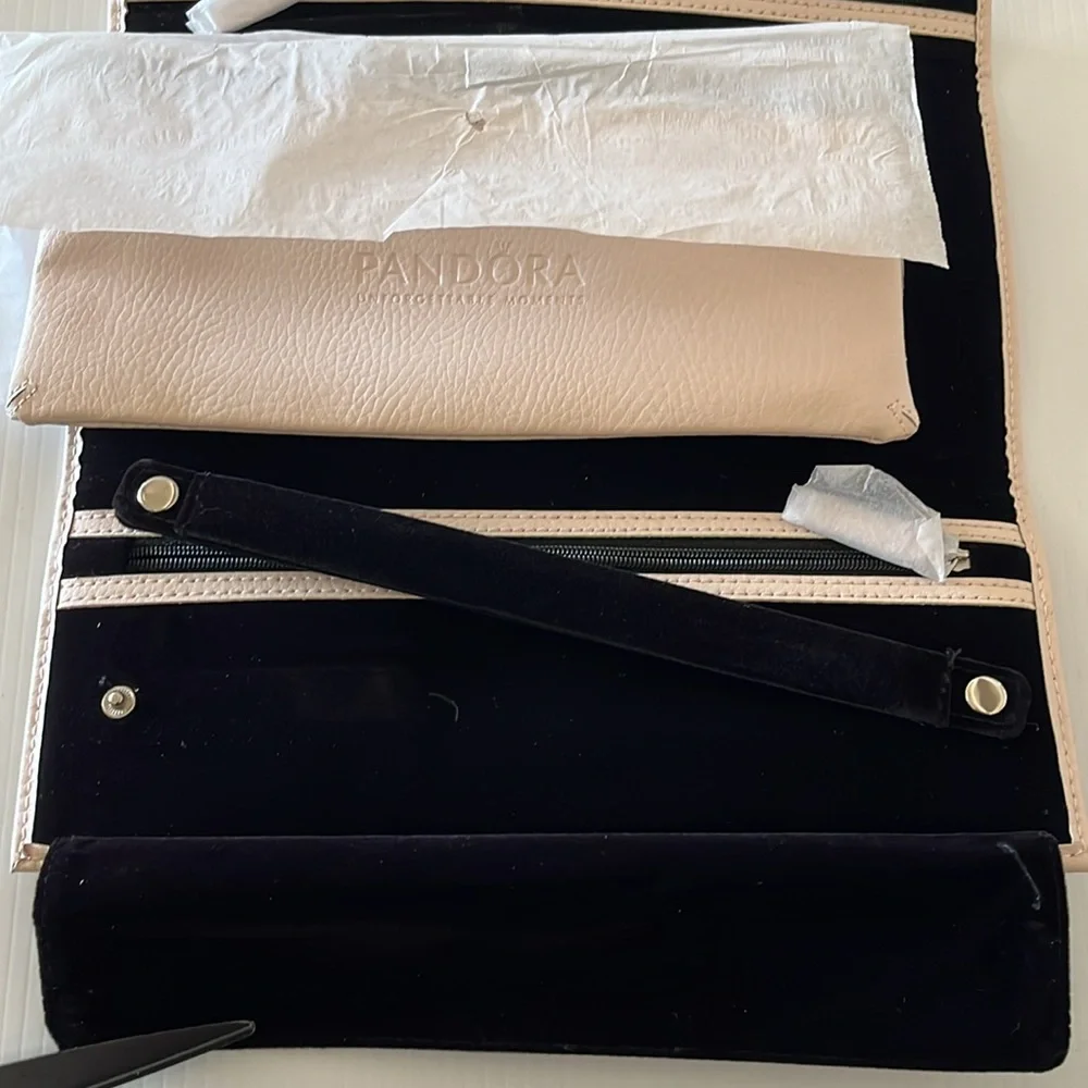 Limited Edition Pandora Unforgettable Moments Pink Jewelry Organizer Travel Case - Picture 7 of 11